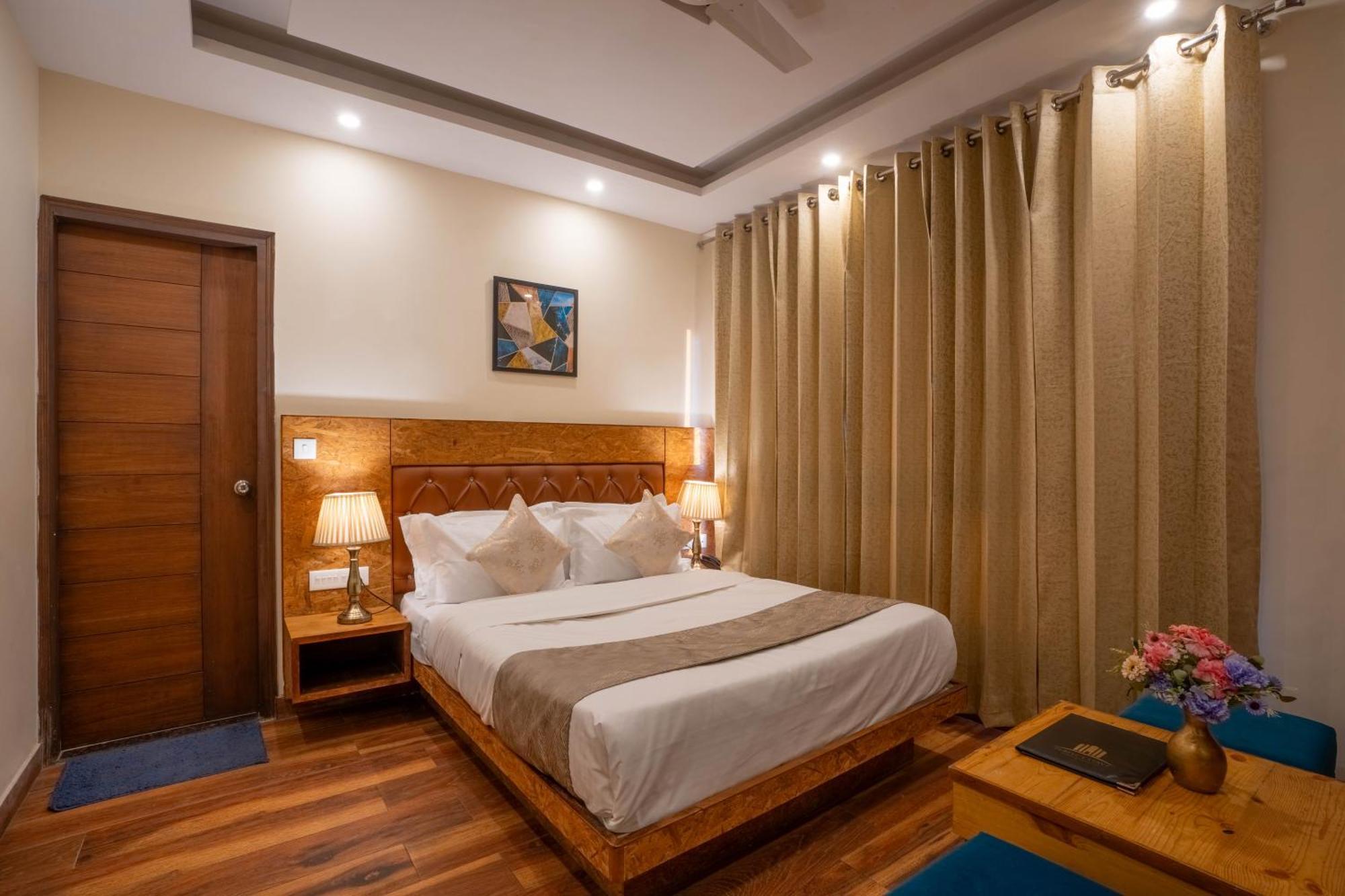Perfectstayz Valley Vista 5 Min Walk To Mall Road Мусори Екстериор снимка